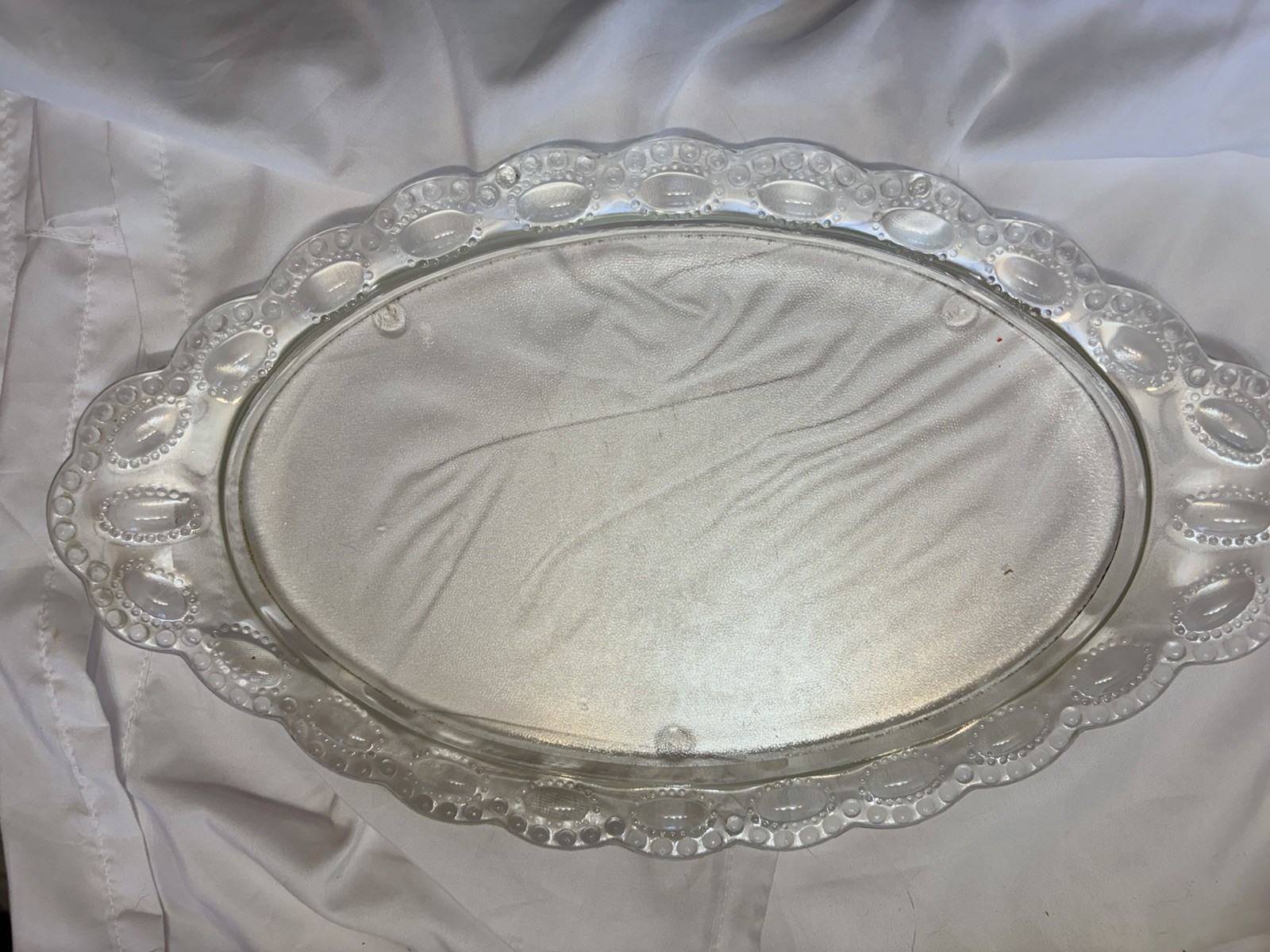Vintage 1940’s L E Smith Pressed Glass Beaded Medallion Vanity Dresser Tray