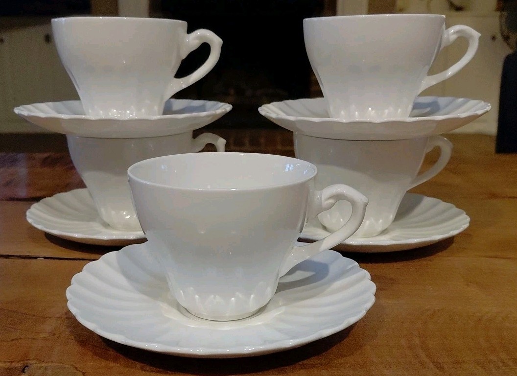 J & G Meakin ENGLAND Classic White Tea Cup and Saucer Set of 5