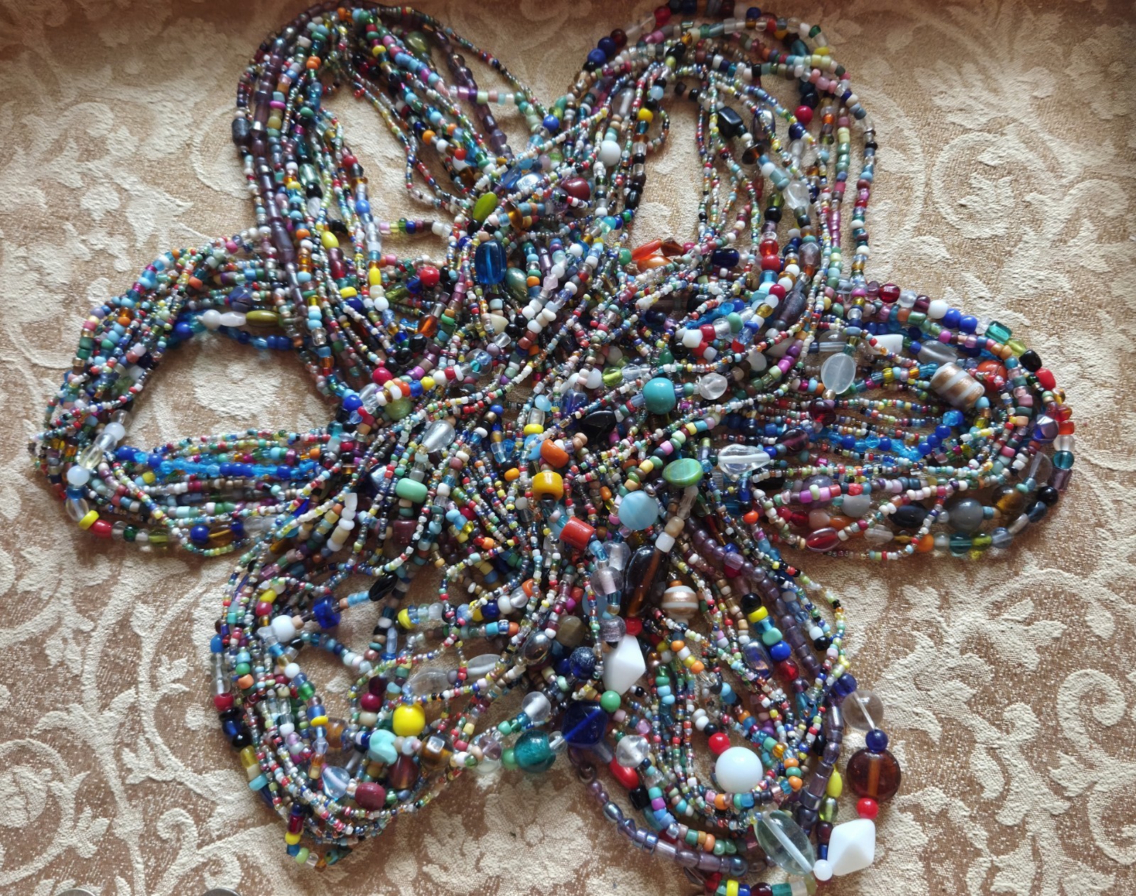 G75-From New Orleans /Mardi Gras /Parade-Glass Carnival Beads-lot of 3 dozen