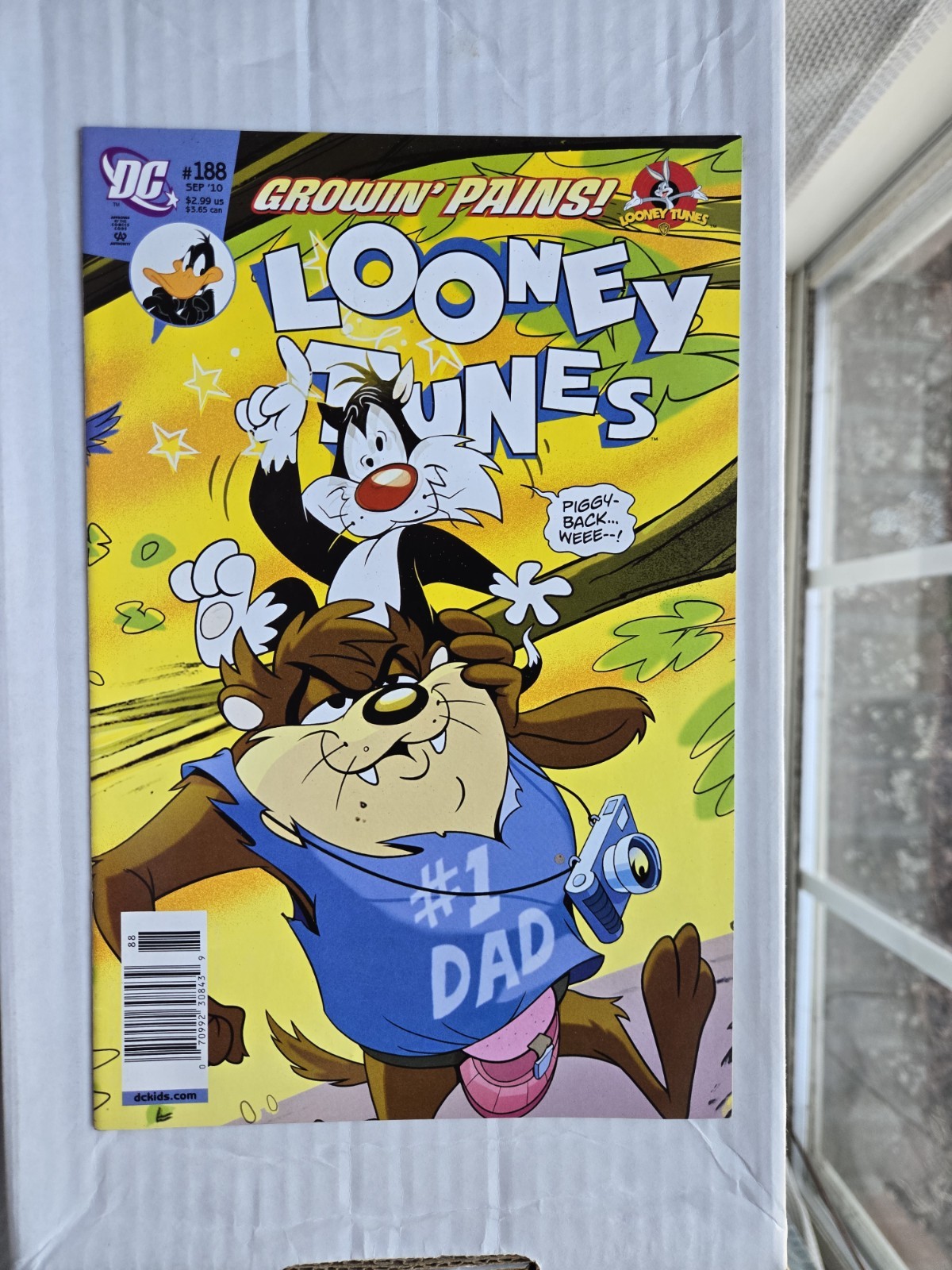 Looney Tunes #188 Newsstand 1:50 Very Rare Less Than 50 Copies DC Comics 2010
