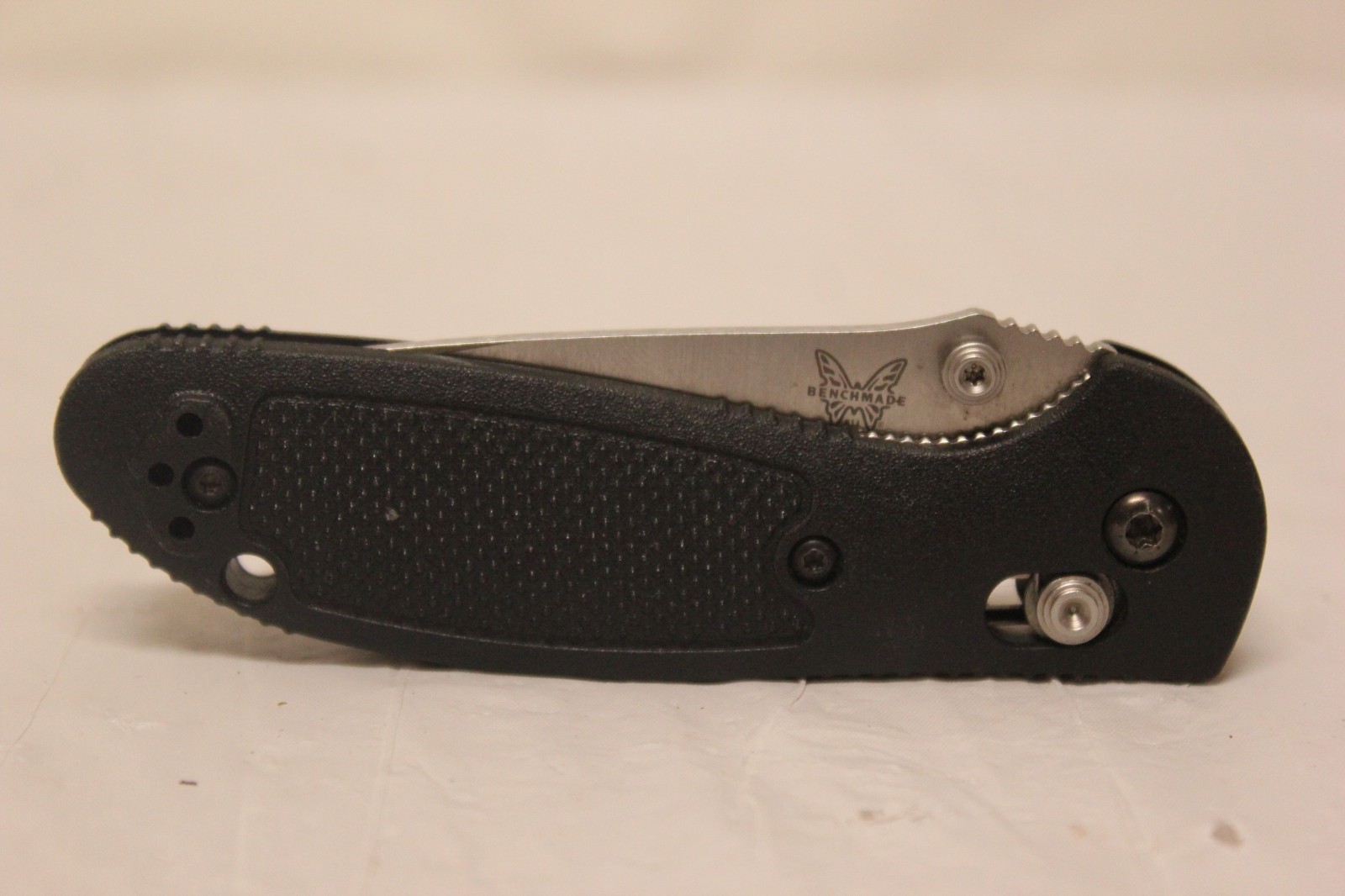 Benchmade Black Mini Griptilian 556-S30V Steel Grivory Handle Folding Knife J22
