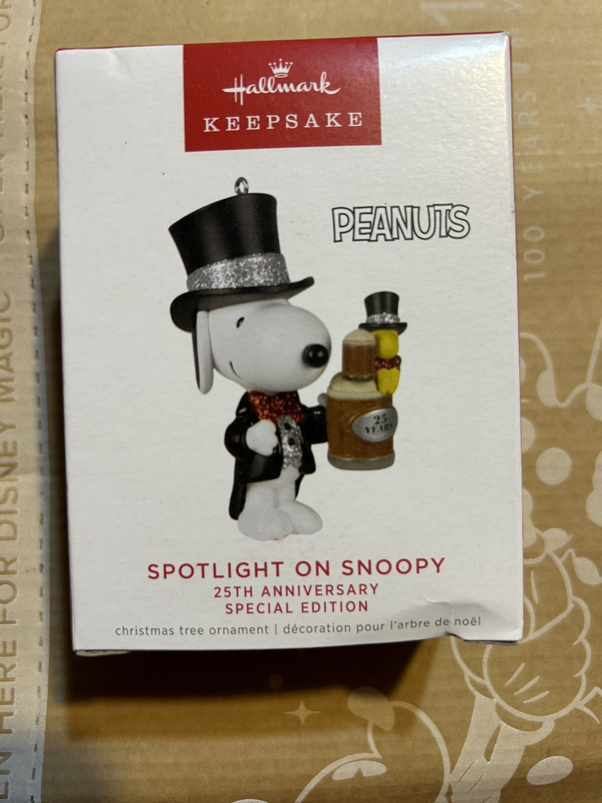 Hallmark 2022 Spotlight on Snoopy 25th ANNIVERSARY Peanuts Christmas Ornament