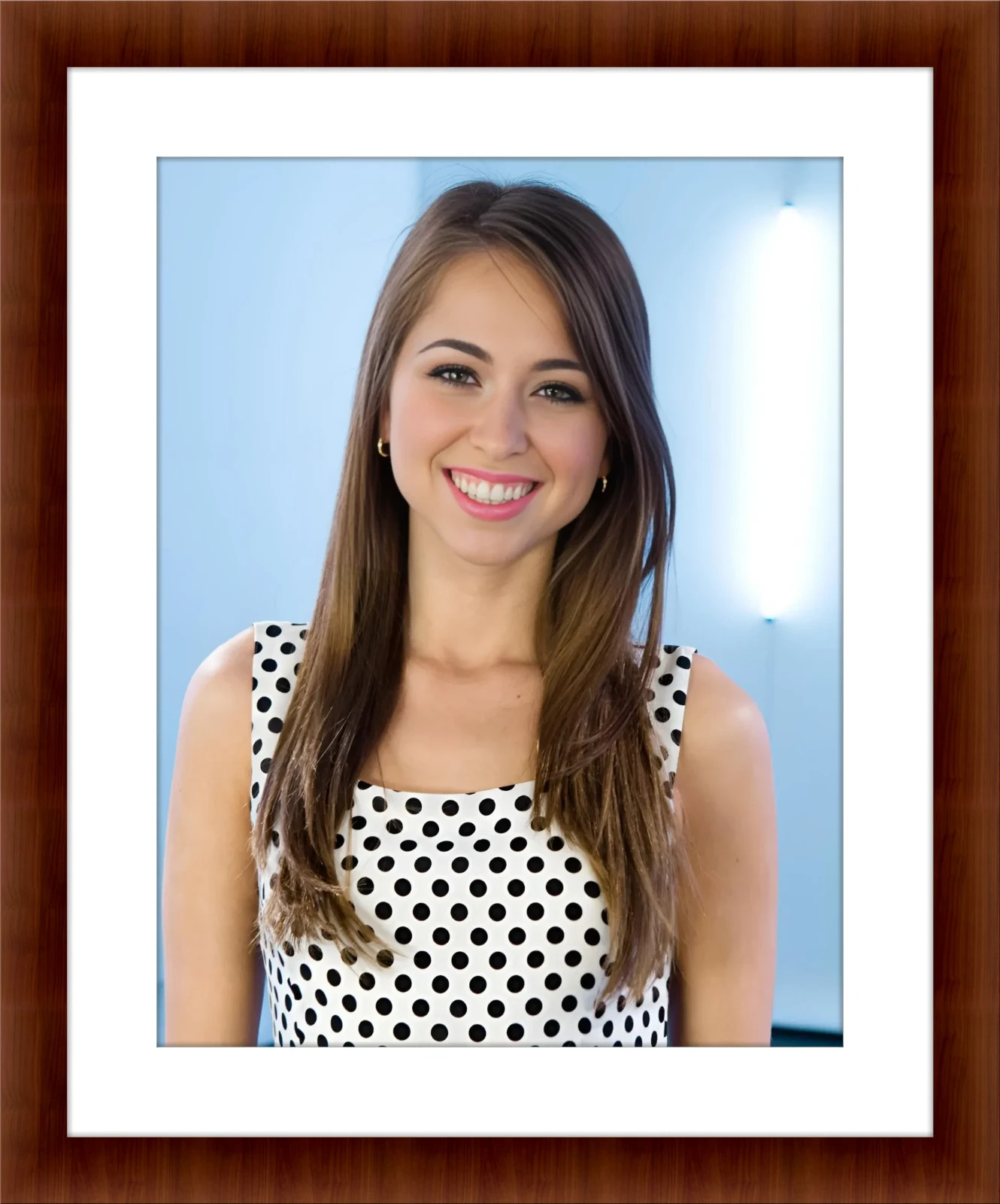 Riley Reid Adult Film Star 8.5 x 11 Color Unframed Collectable Photograph