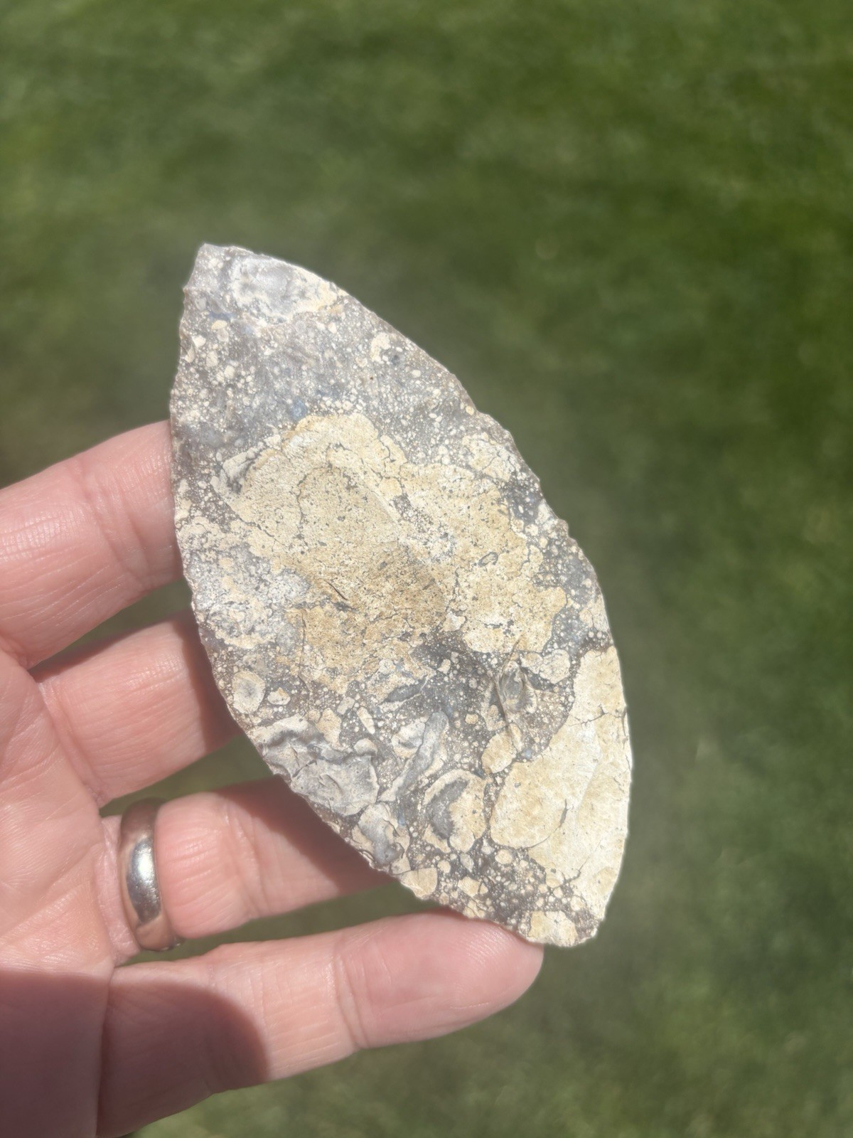 Traditional Native American Stone Arrow Head Knife Blade Skinning Tool Beautiful
