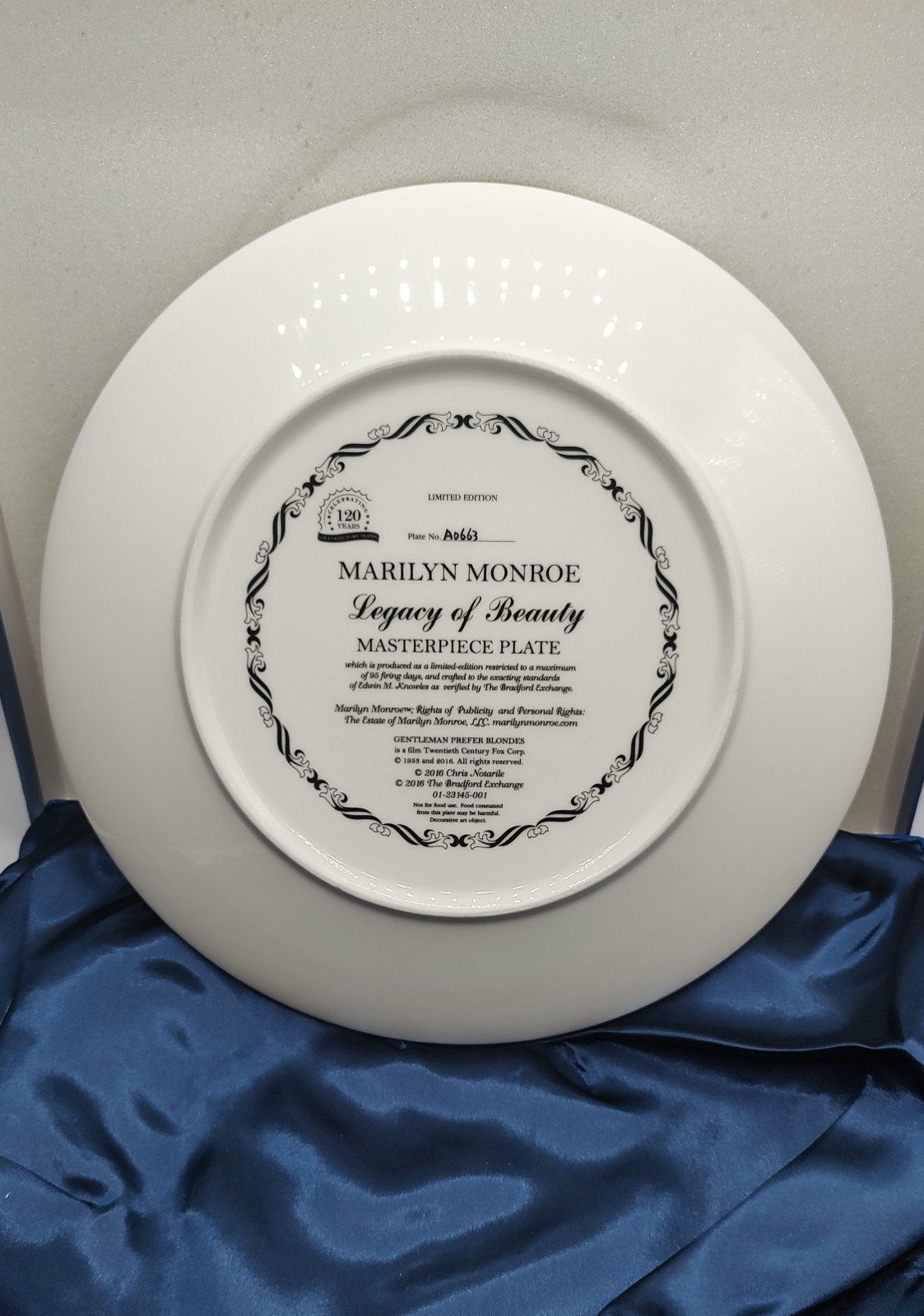 Marilyn Monroe Bradford Exchange 12” Masterpiece Plate Legacy Of Beauty COA Box