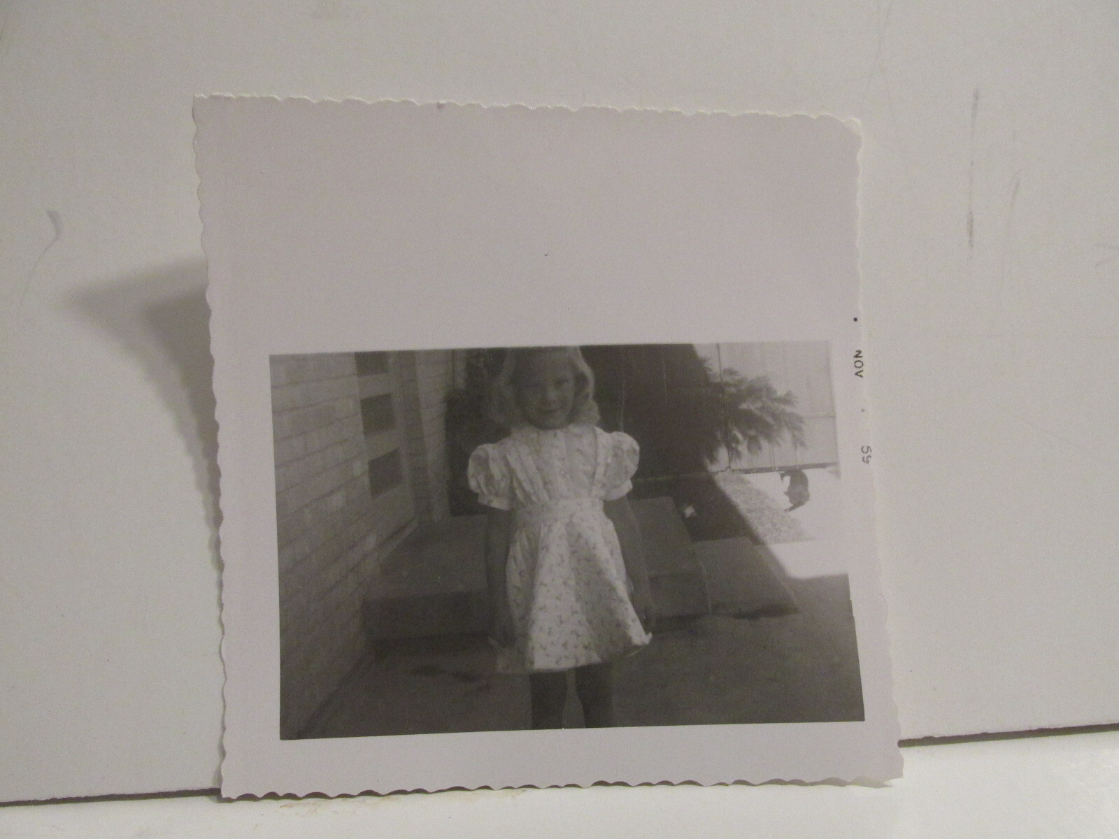 1959 VINTAGE FOUND PHOTOGRAPH OLD PHOTO B&W AMERCAN PRETTY BLONDE GIRL 1950S