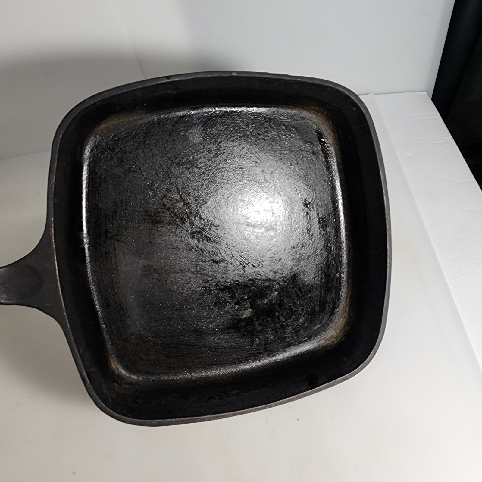 Wagner Ware – Square Skillet – Sidney O – Cast Iron – 1218 – 9.5″ in Diameter