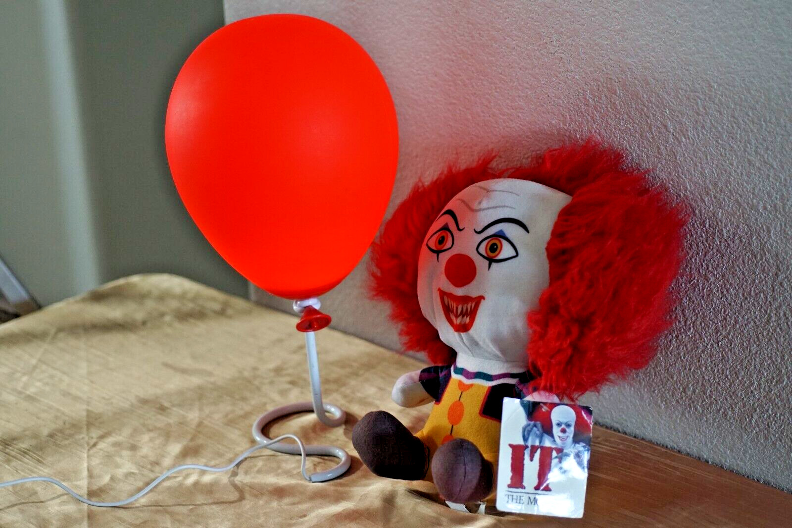 “IT” Pennywise Red Balloon Lamp & PLUSHIE