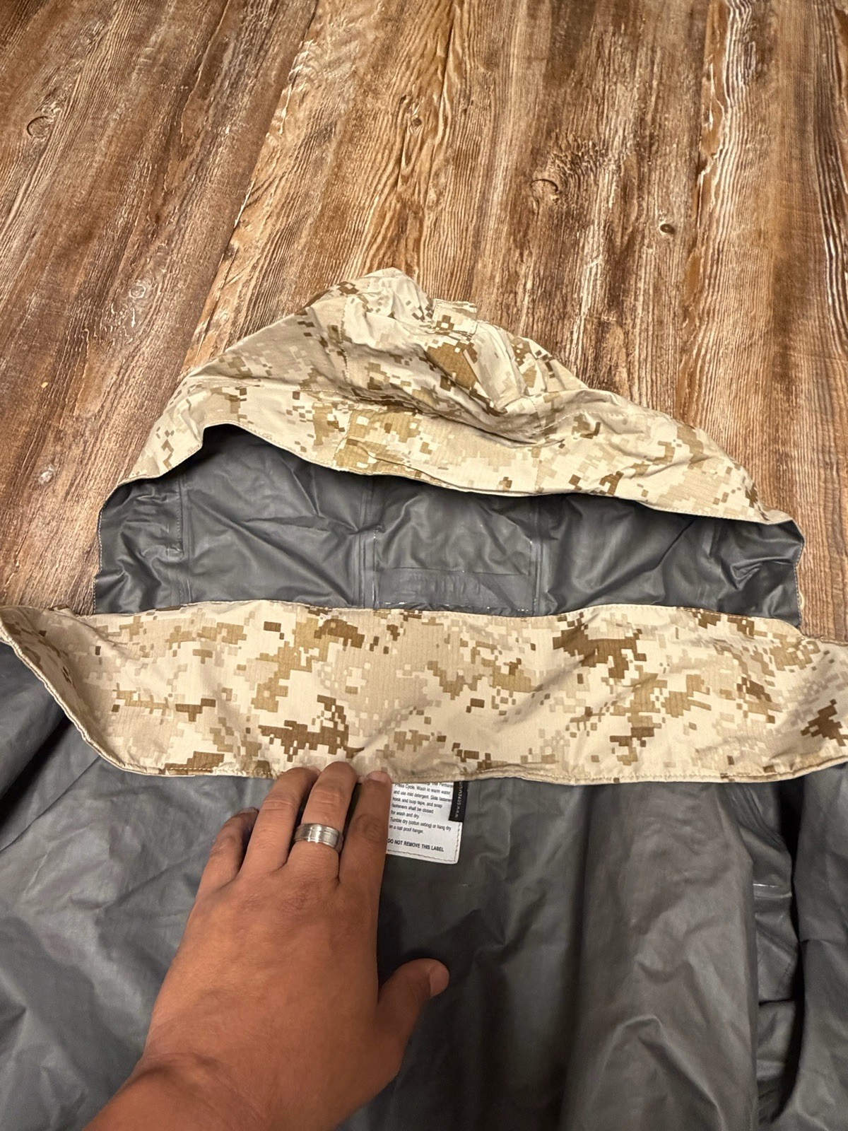 Issued Lightweight Exposure Jacket Large Regular GoreTex USMC Desert MARPAT