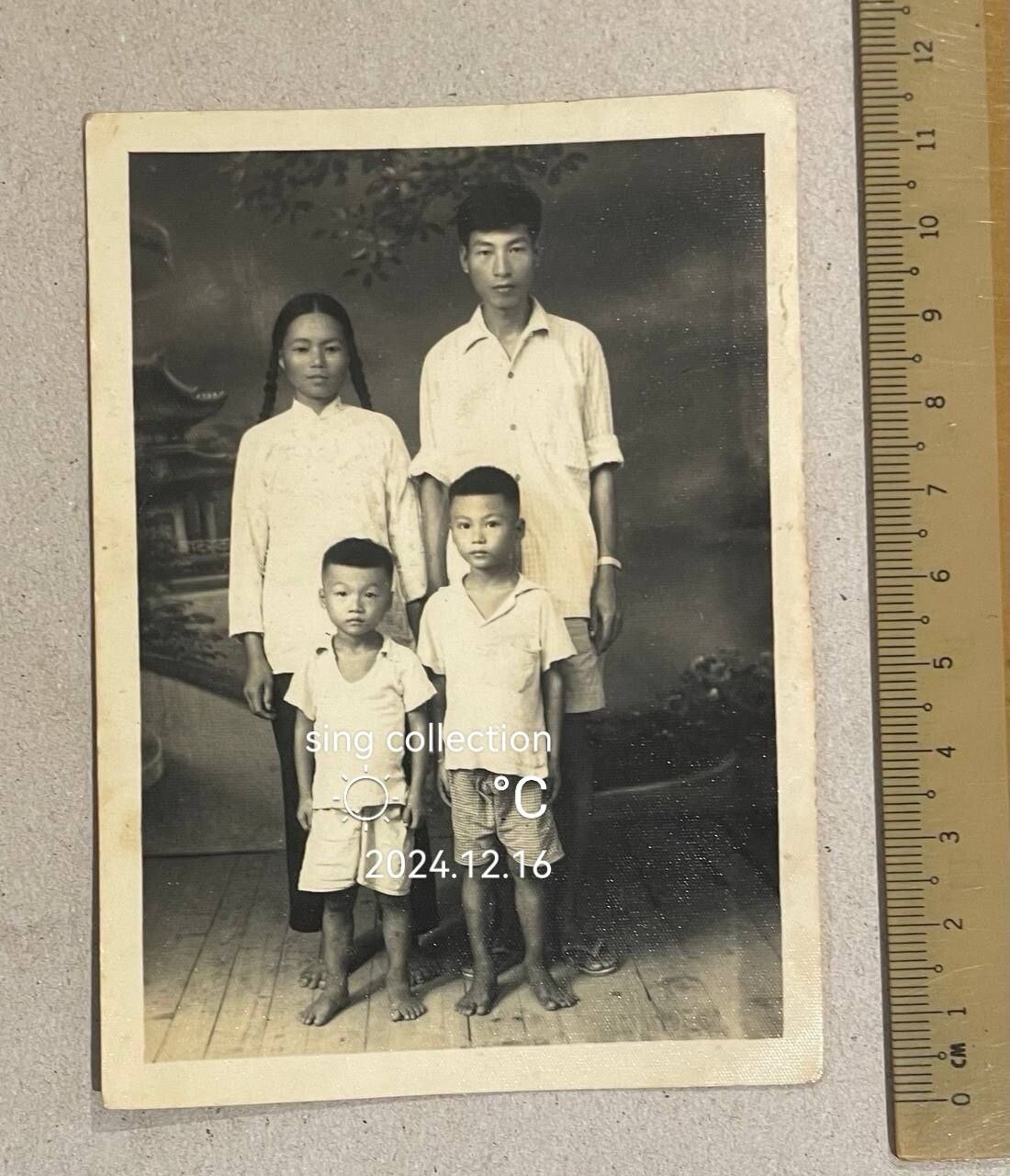 OPS original mainland China Chinese man woman boys family studio photo