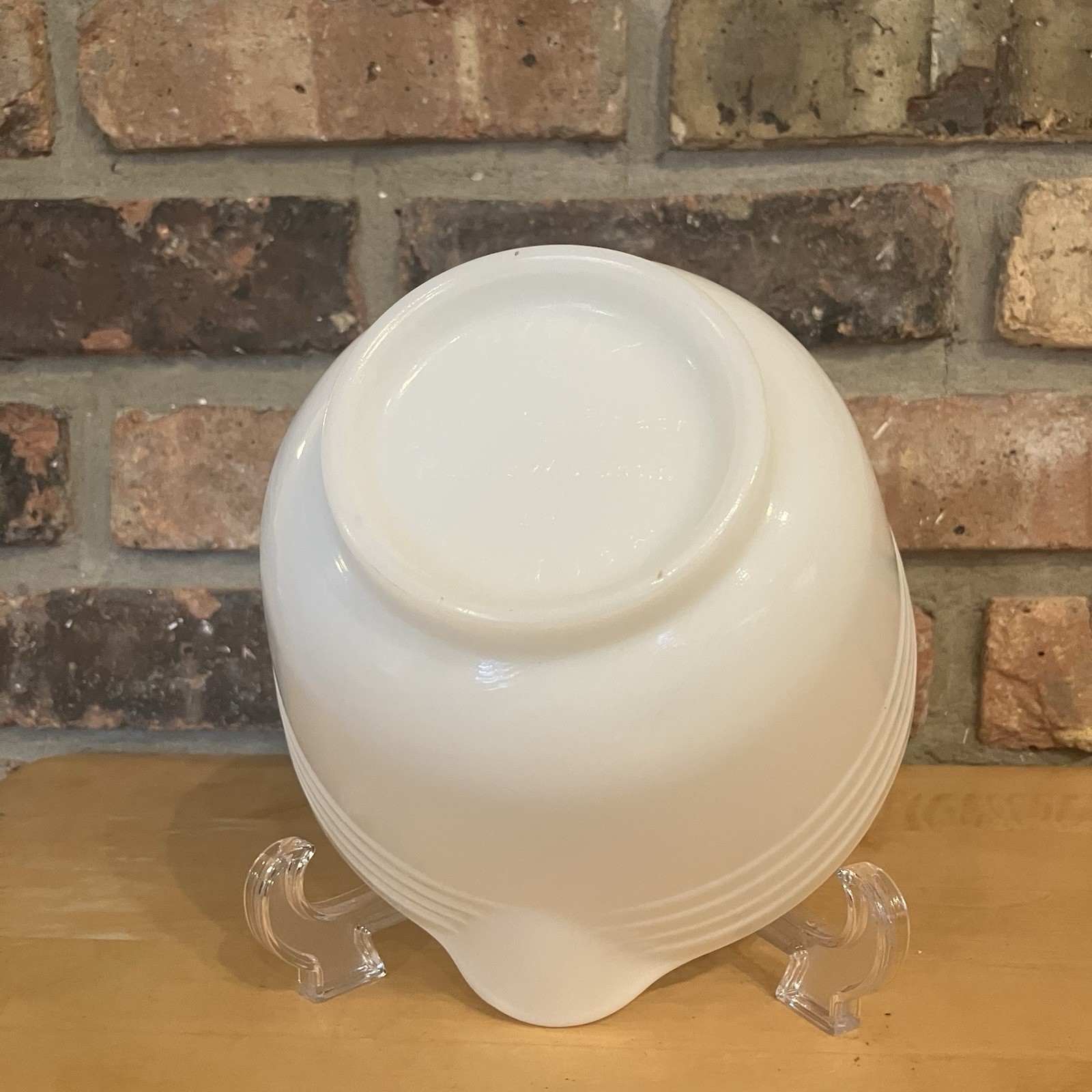 Classic White Hamilton Beach PYREX Bowl w/ Spout, Great Condition, Ship Included
