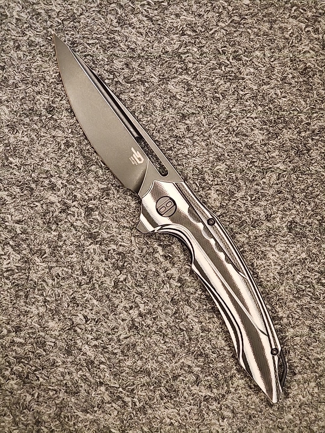 Bestech Ornetta BTKL02D Black/White G10 Handle Black N690 Drop Point Blade