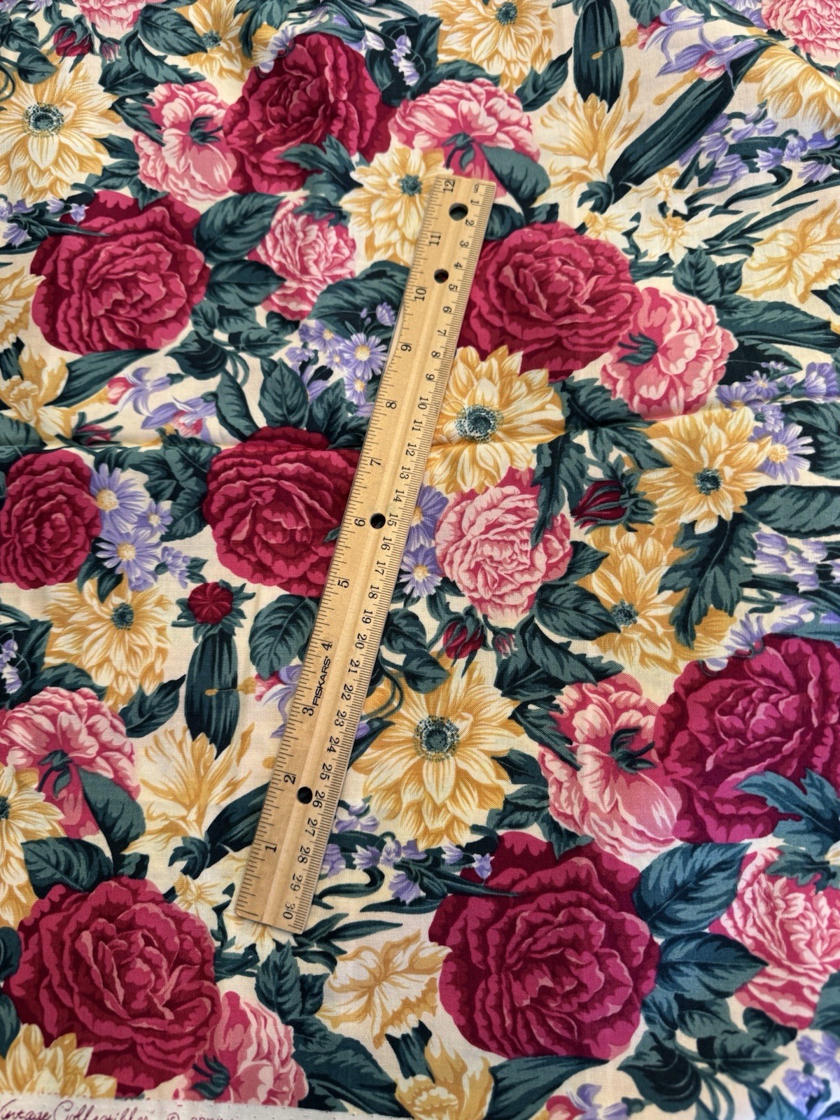Vintage Collectibles by R.E.D. COTTON FABRIC CABBAGE ROSES Cottage Chintz lk BTY