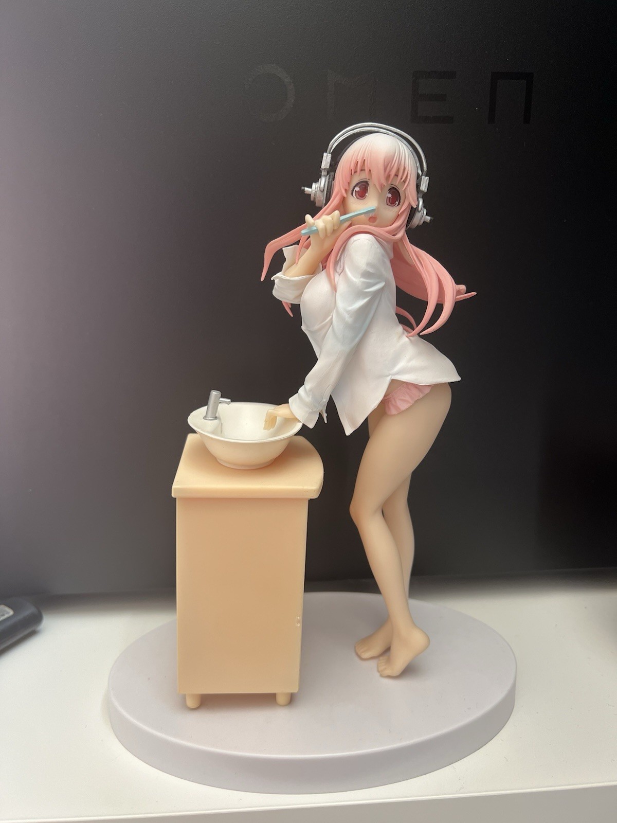 Super Sonico FURYU Teeth Brushing Figure [USED] [NO BOX]