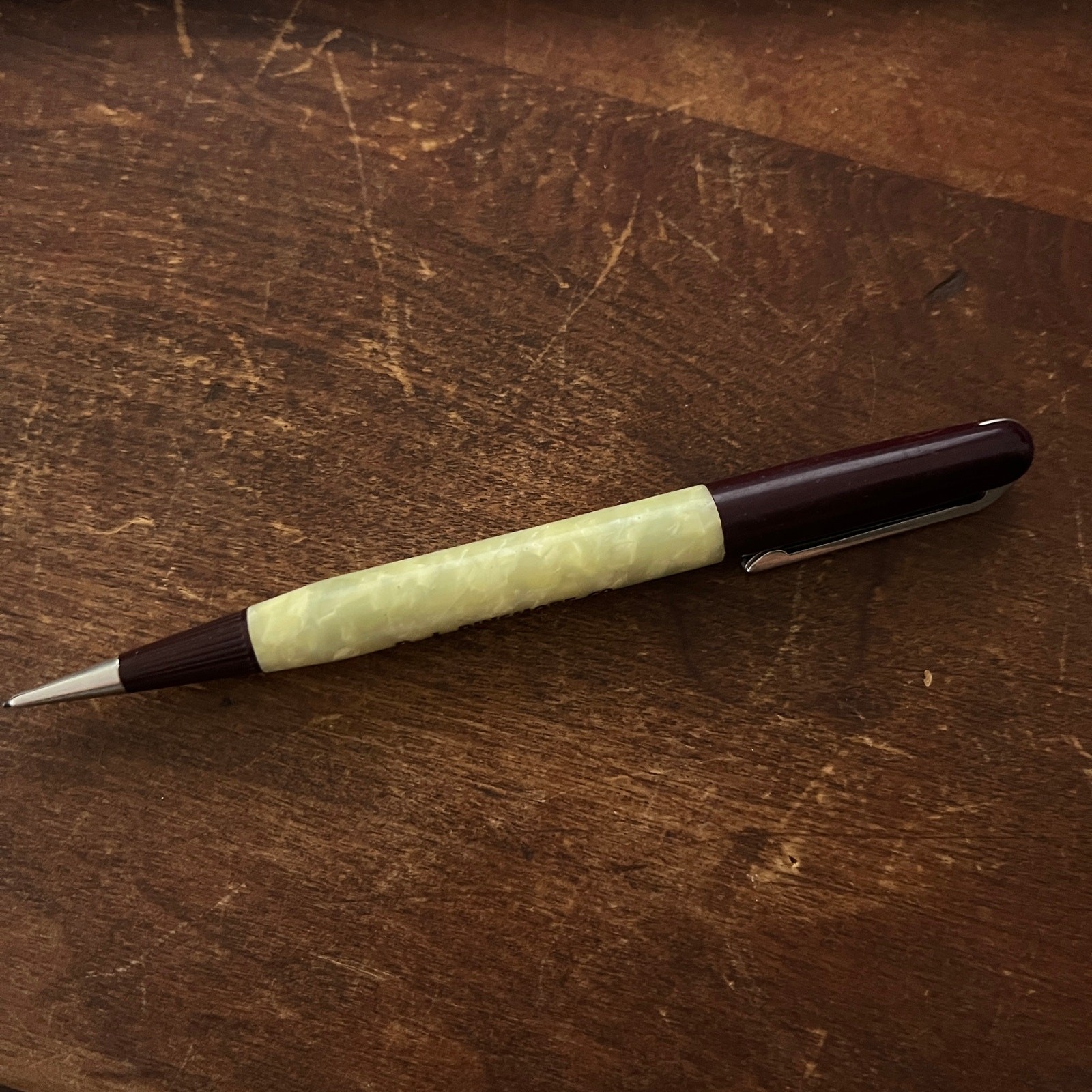 D.J. Dinsmore Co Sioux Falls SD Celluloid Vintage Mechanical Pencil SB8-Y3