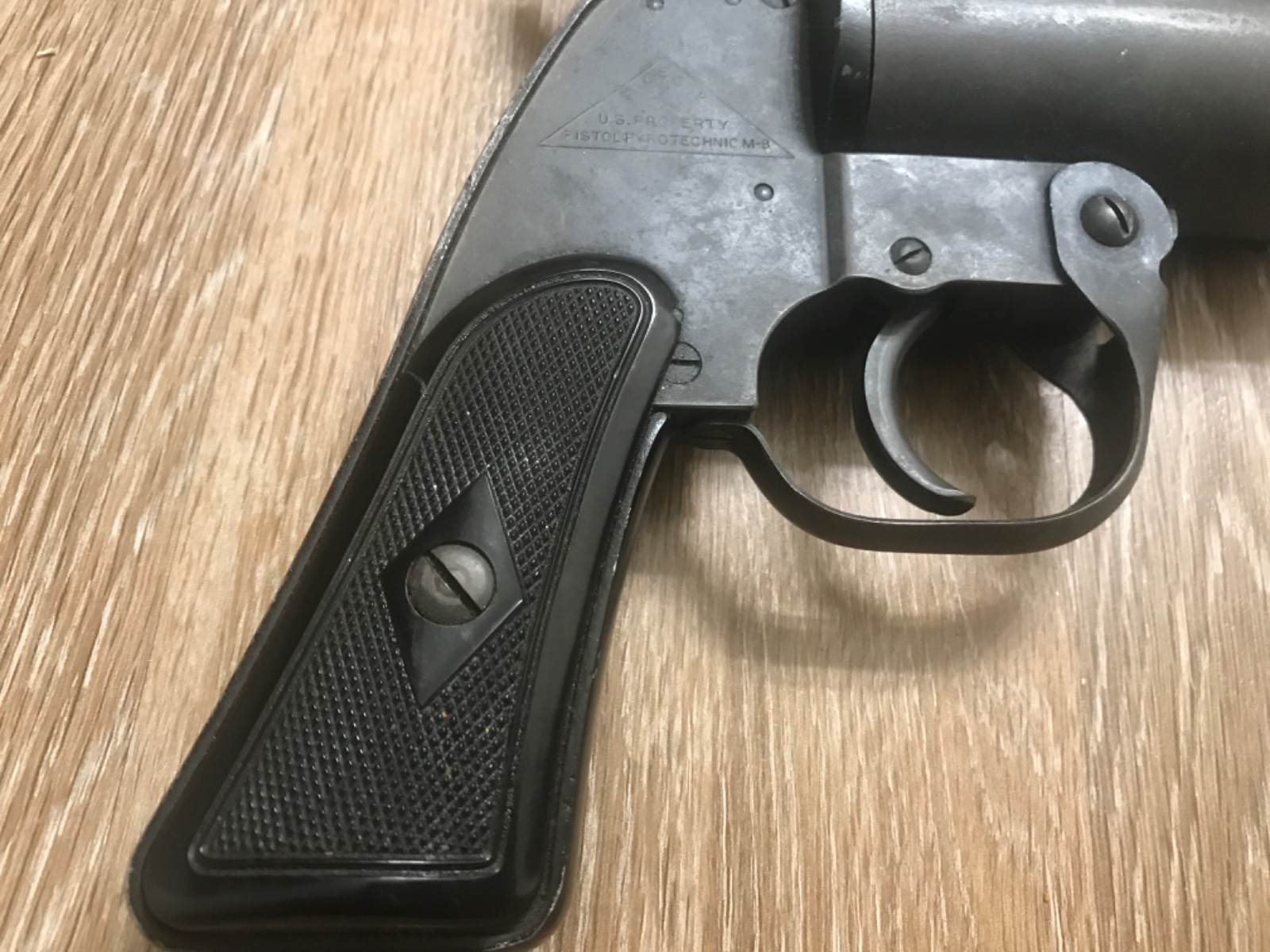wwII flare pistol display.