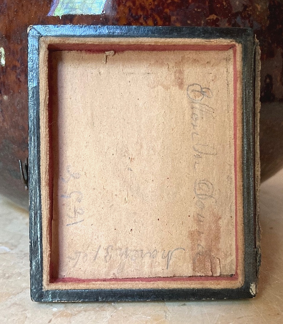 ANTEBELLUM DAPPER YOUNG MAN w/ MOURNING/WEEPING RIBBON 1858 AMBROTYPE PHOTO