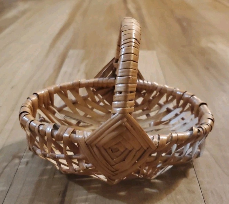 Vintage Hand Woven Mini Gathering Basket Eye of God 5.5 in length