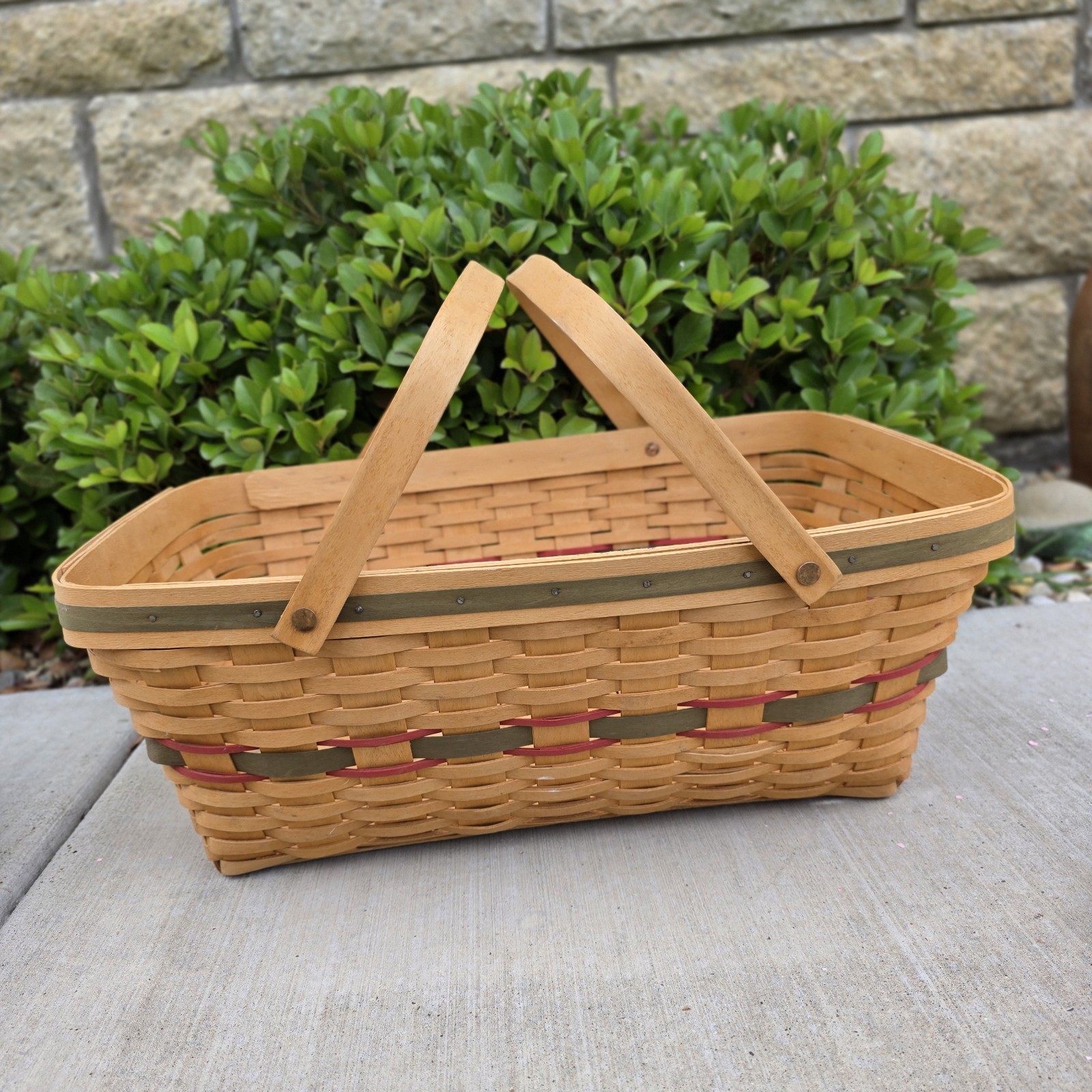 Longaberger 1996 Holiday Hostess Large Gathering Basket Combo swinging handles
