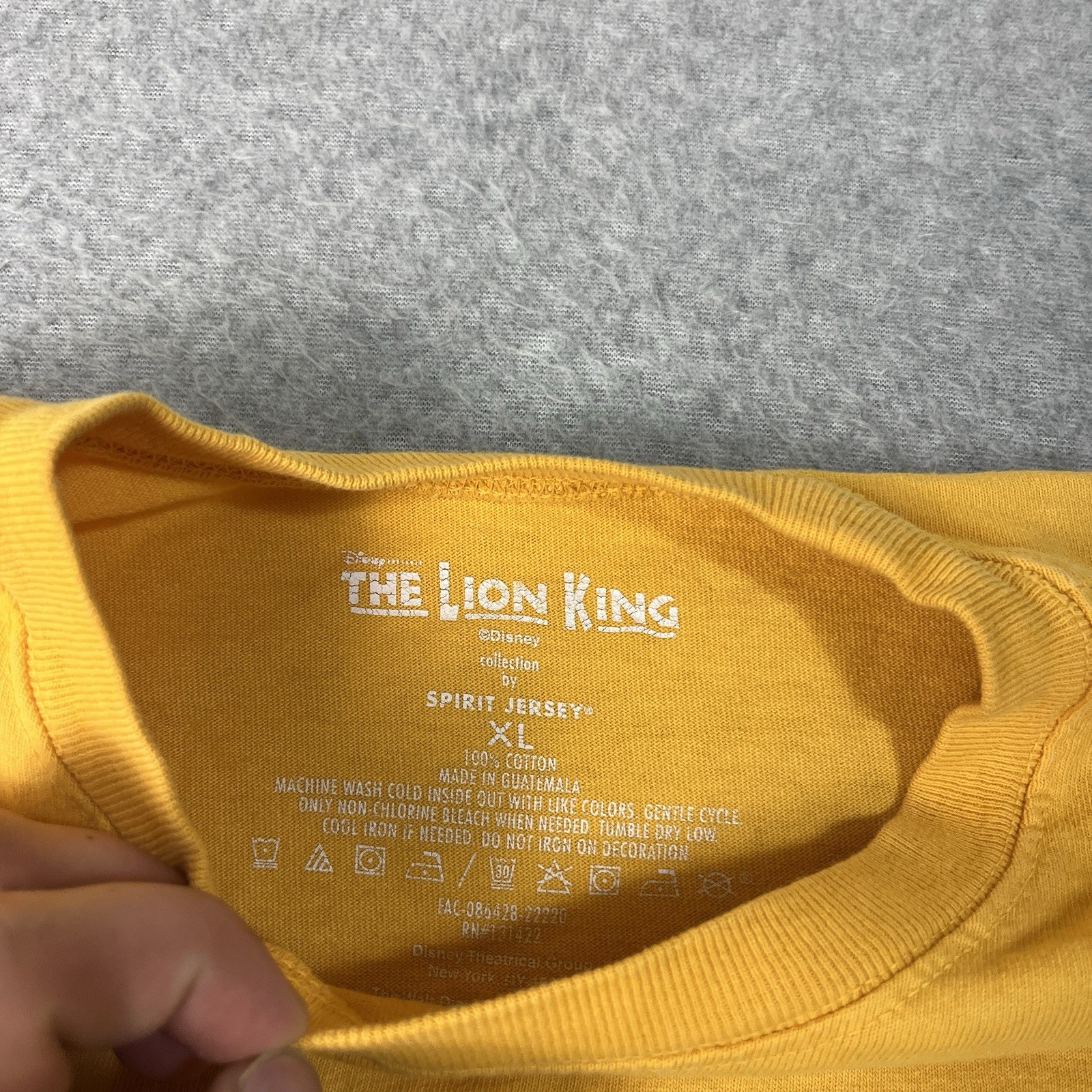 Disney Spirit Jersey Mens XL Yellow The Lion King Long Sleeve Pullover Cotton