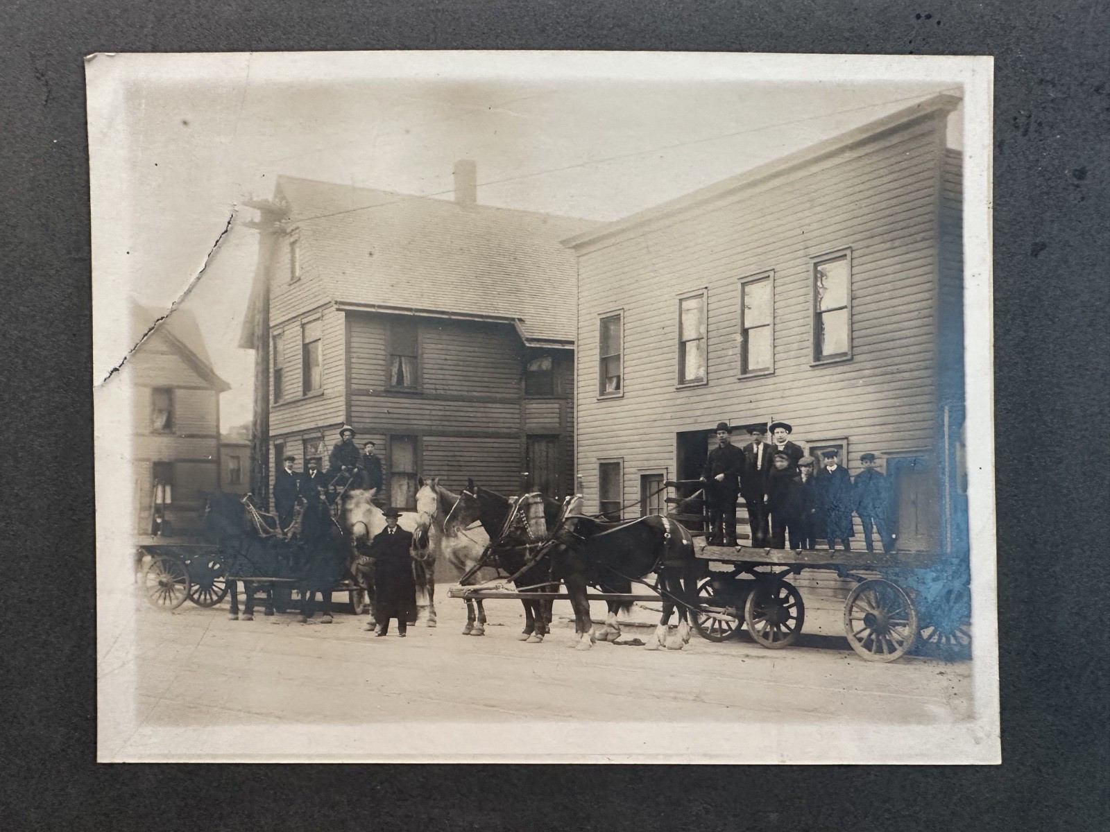 ANTIQUE 6.5×8.5″ PHOTO: GROUPS OF MEN, HORSES, WAGON IN TOWN G828