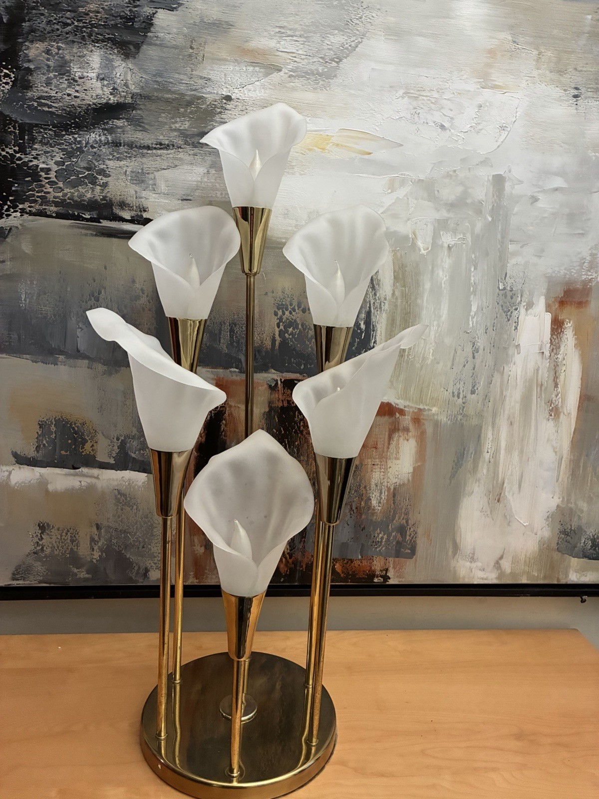 Vintage 6-light Calla Lily Table Lamp Hollywood Regency-White petals/Brass stems