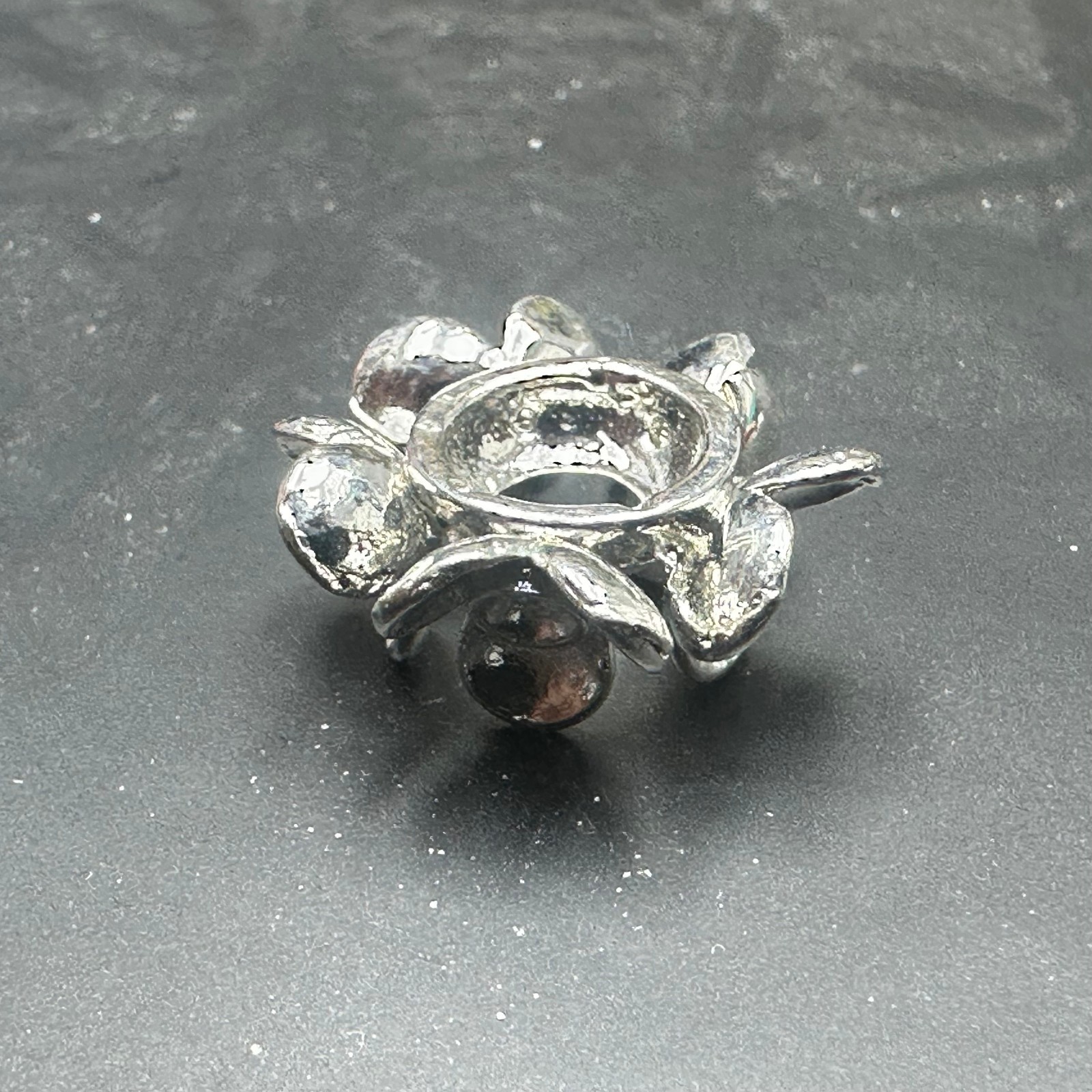 Metal crystal small ball basef